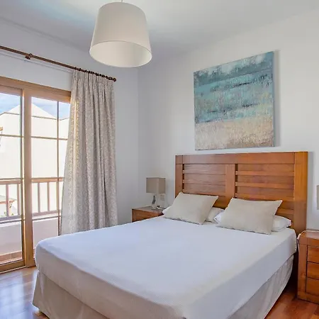 Villa Caletas Teguise - A Wonderful 5 Bedroom - Perfect For A Large Group